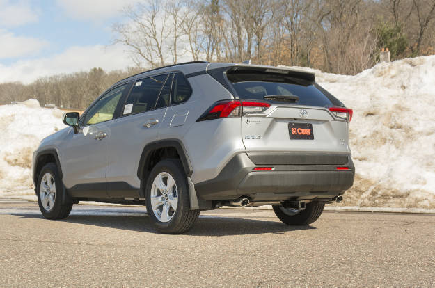 Crossover Hitch - Toyota RAV4