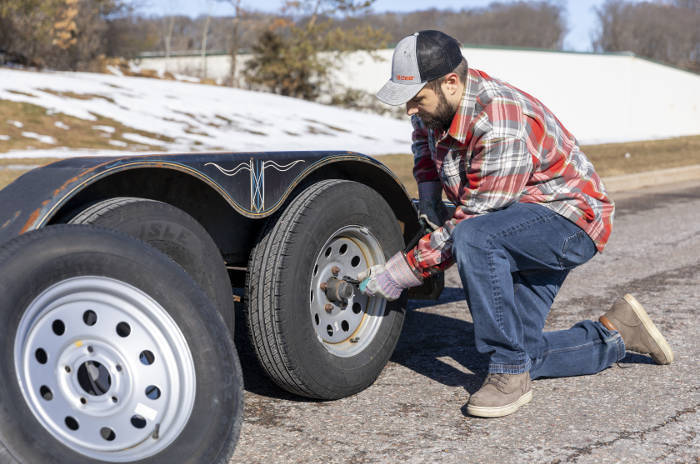 Tighten Trailer Lug Nuts